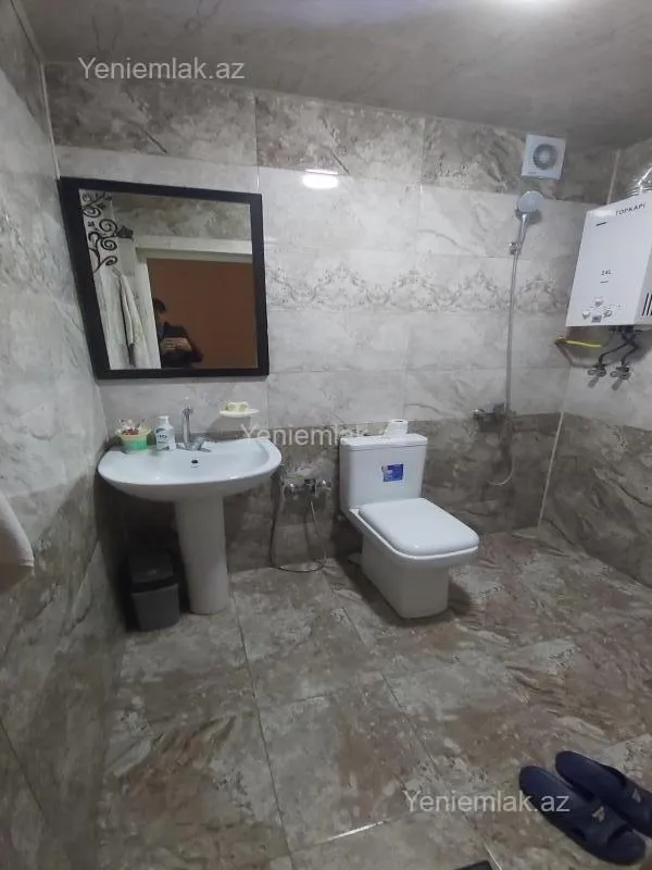 Satılır 4 otaqlı həyət evi 220 m²