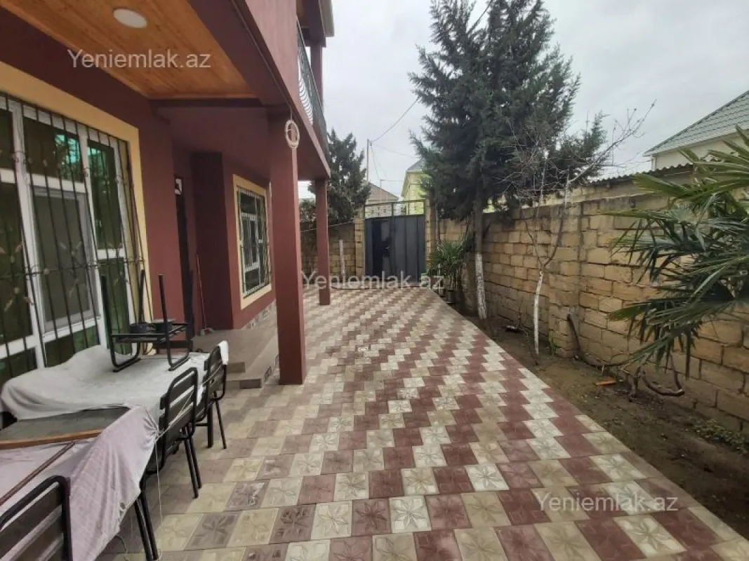 Satılır 4 otaqlı həyət evi 220 m²