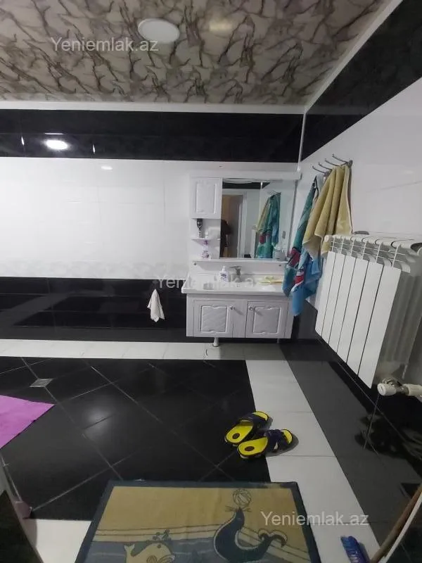 Satılır 4 otaqlı həyət evi 220 m²