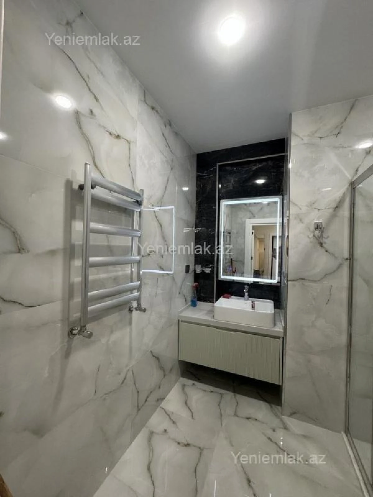 Satılır 3 otaqlı yeni tikili 140 m²