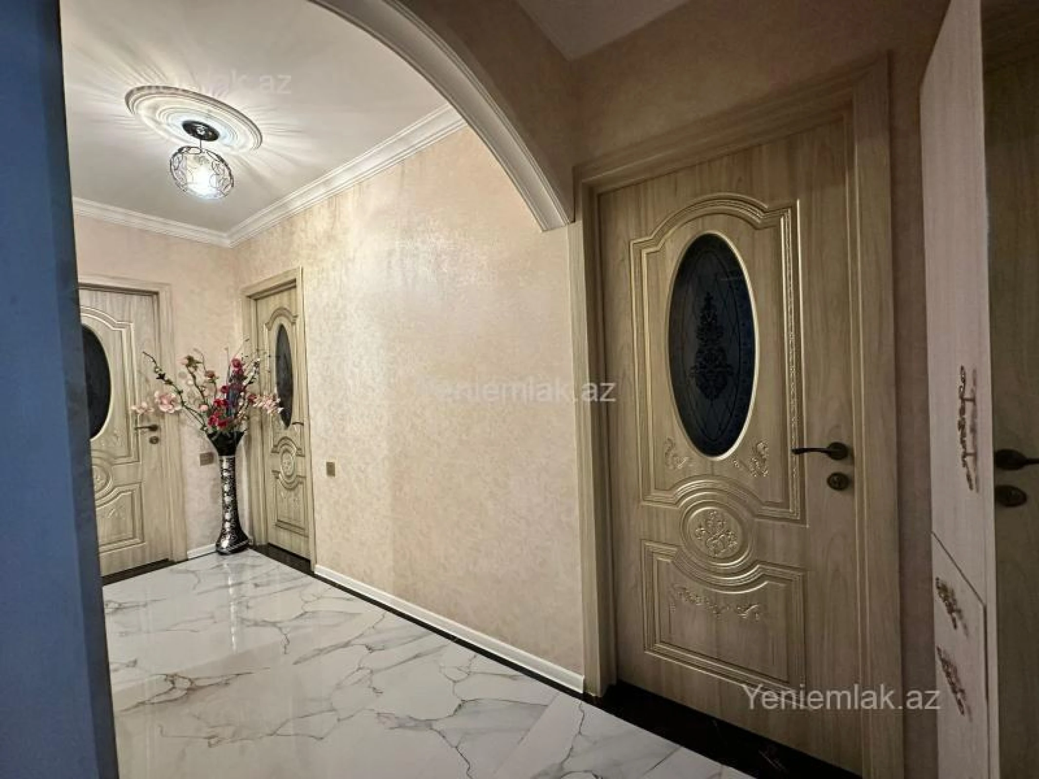 Satılır 4 otaqlı köhnə tikili 110 m²