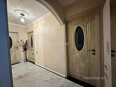 Satılır 4 otaqlı köhnə tikili 110 m²