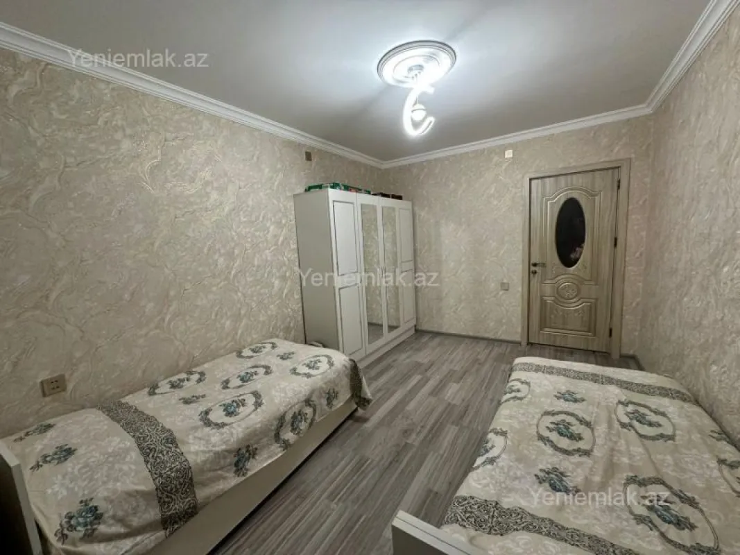 Satılır 4 otaqlı köhnə tikili 110 m²