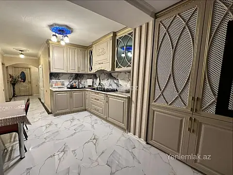 Satılır 4 otaqlı köhnə tikili 110 m²