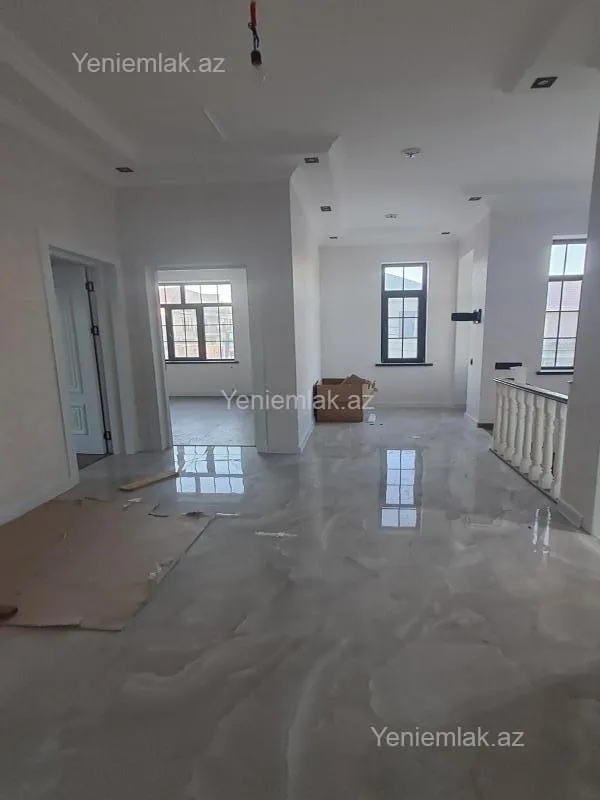 Satılır 5 otaqlı həyət evi 180 m²
