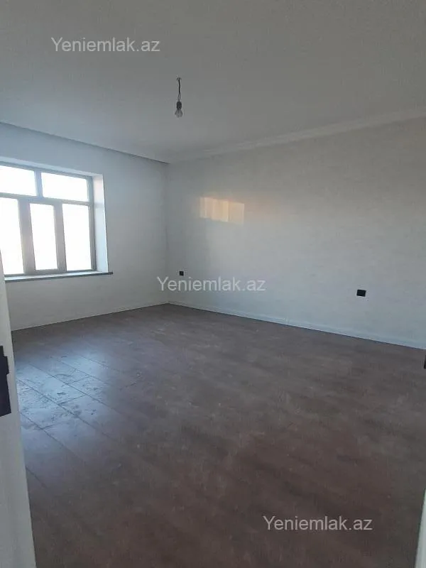 Satılır 5 otaqlı həyət evi 180 m²