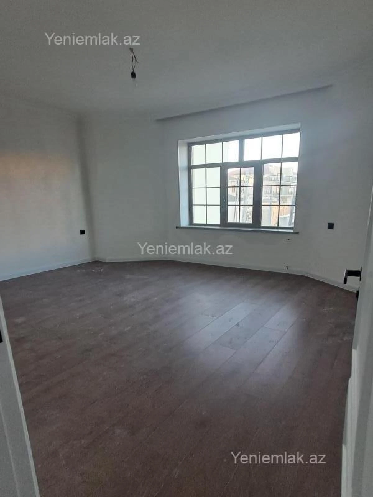 Satılır 5 otaqlı həyət evi 180 m²