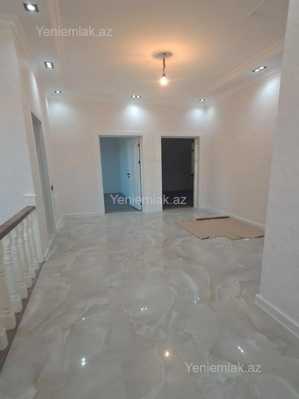 Satılır 5 otaqlı həyət evi 180 m²