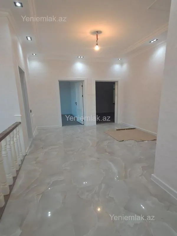 Satılır 5 otaqlı həyət evi 180 m²