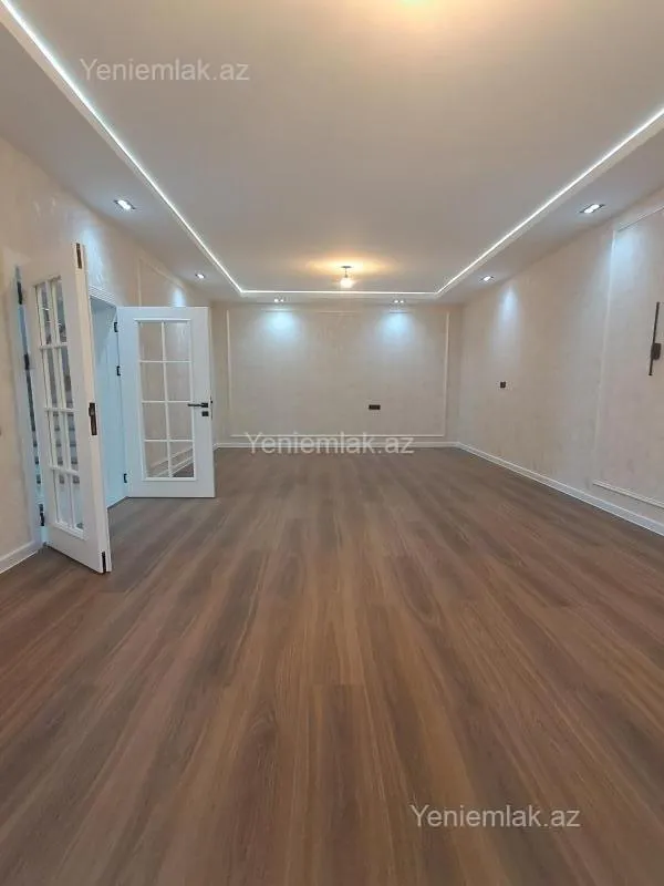 Satılır 5 otaqlı həyət evi 180 m²