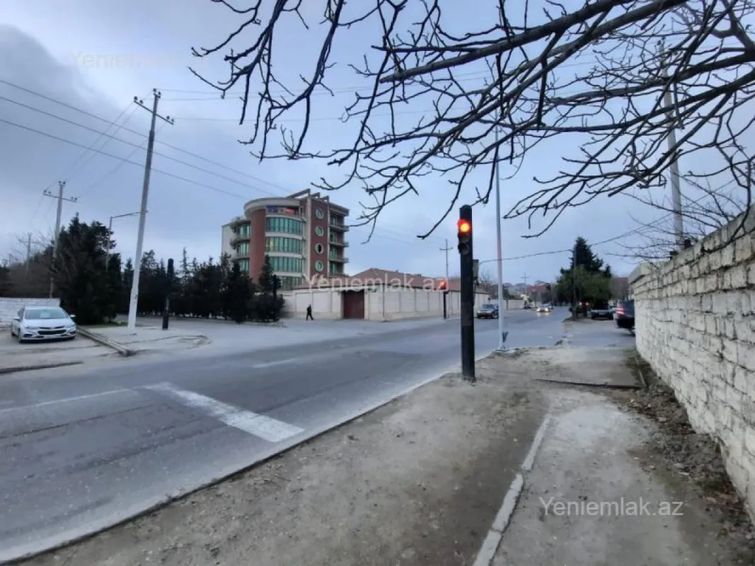 Satılır 5 otaqlı həyət evi 180 m²