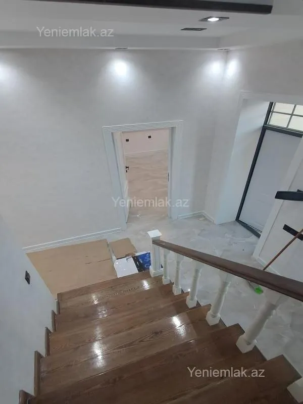 Satılır 5 otaqlı həyət evi 180 m²