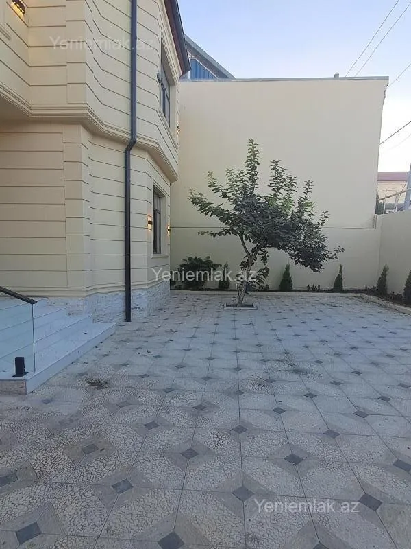 Satılır 5 otaqlı həyət evi 180 m²