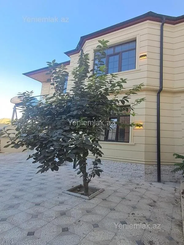 Satılır 5 otaqlı həyət evi 180 m²