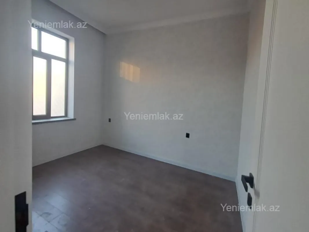 Satılır 5 otaqlı həyət evi 180 m²
