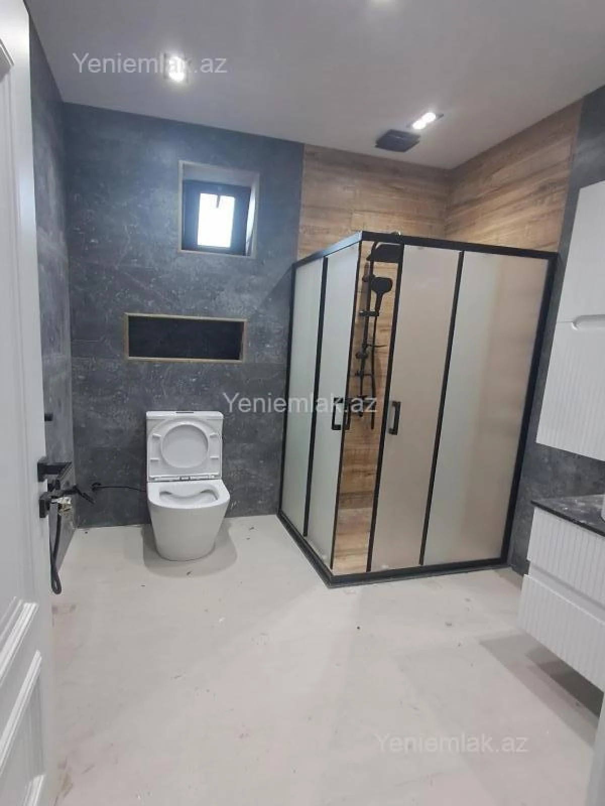 Satılır 5 otaqlı həyət evi 180 m²