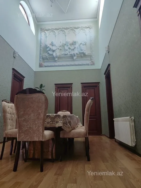Satılır 5 otaqlı həyət evi 200 m²