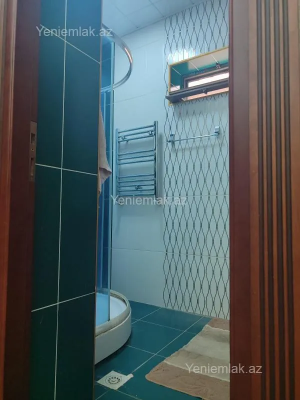 Satılır 5 otaqlı həyət evi 200 m²