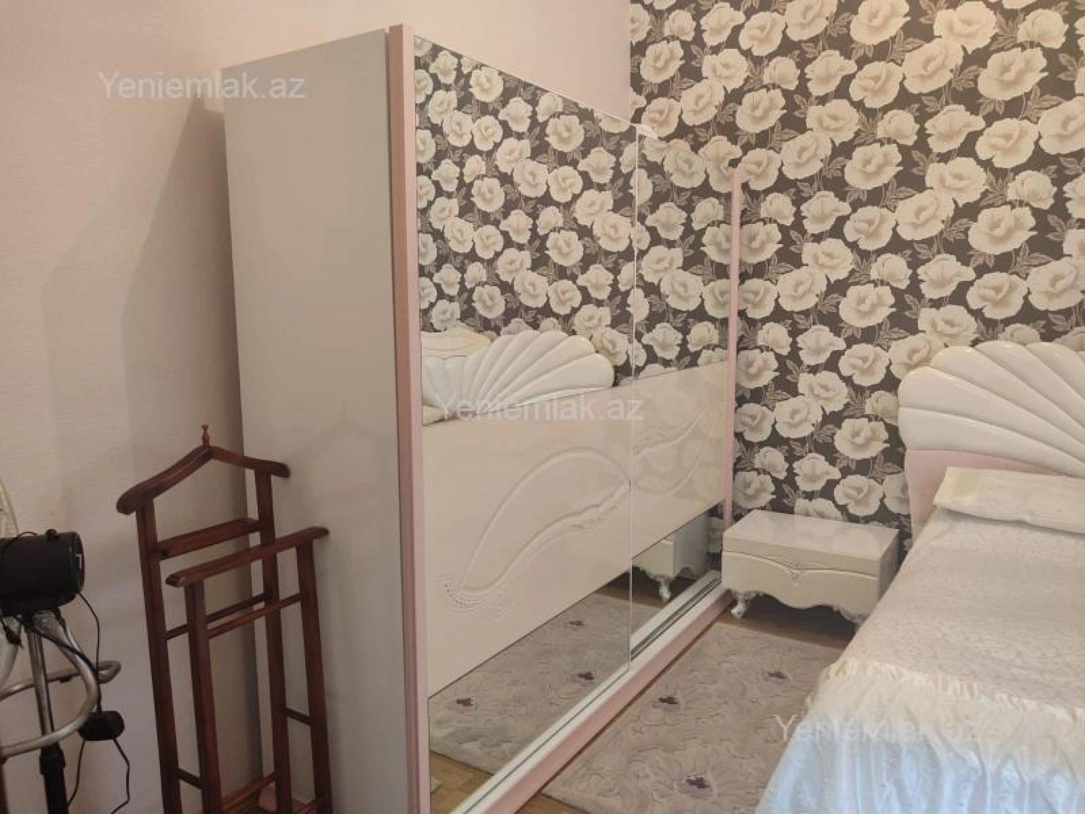 Satılır 5 otaqlı həyət evi 200 m²