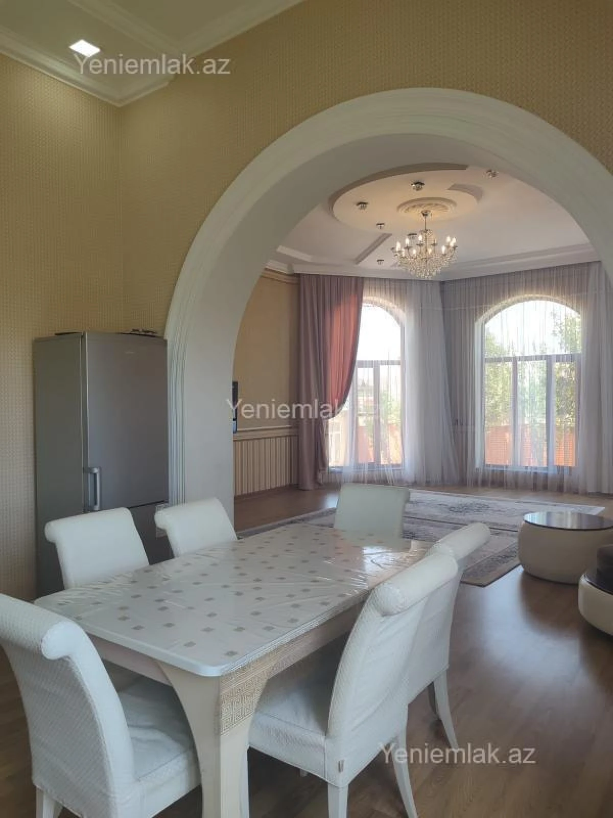 Satılır 5 otaqlı həyət evi 200 m²