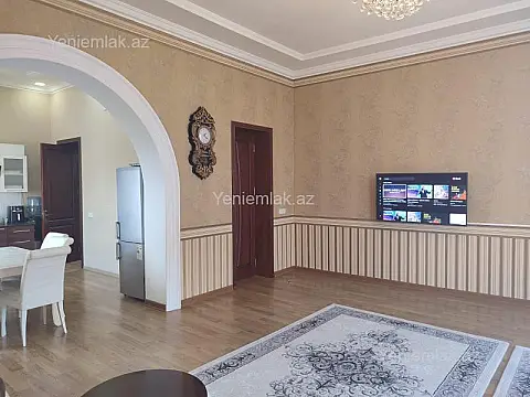 Satılır 5 otaqlı həyət evi 200 m²