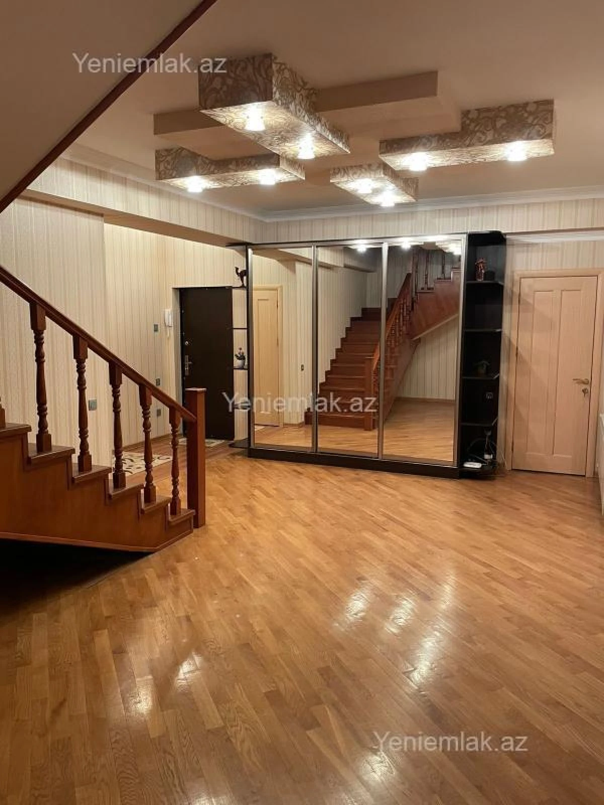 Satılır 6 otaqlı yeni tikili 300 m²