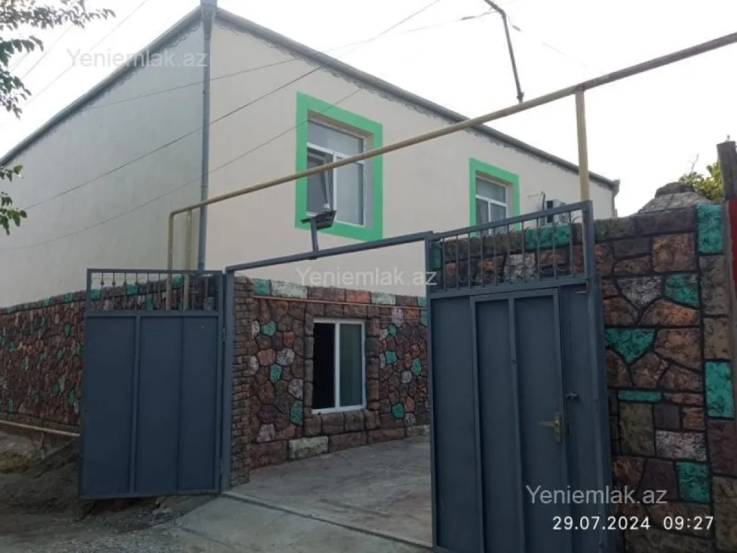 Satılır 8 otaqlı həyət evi 175 m²