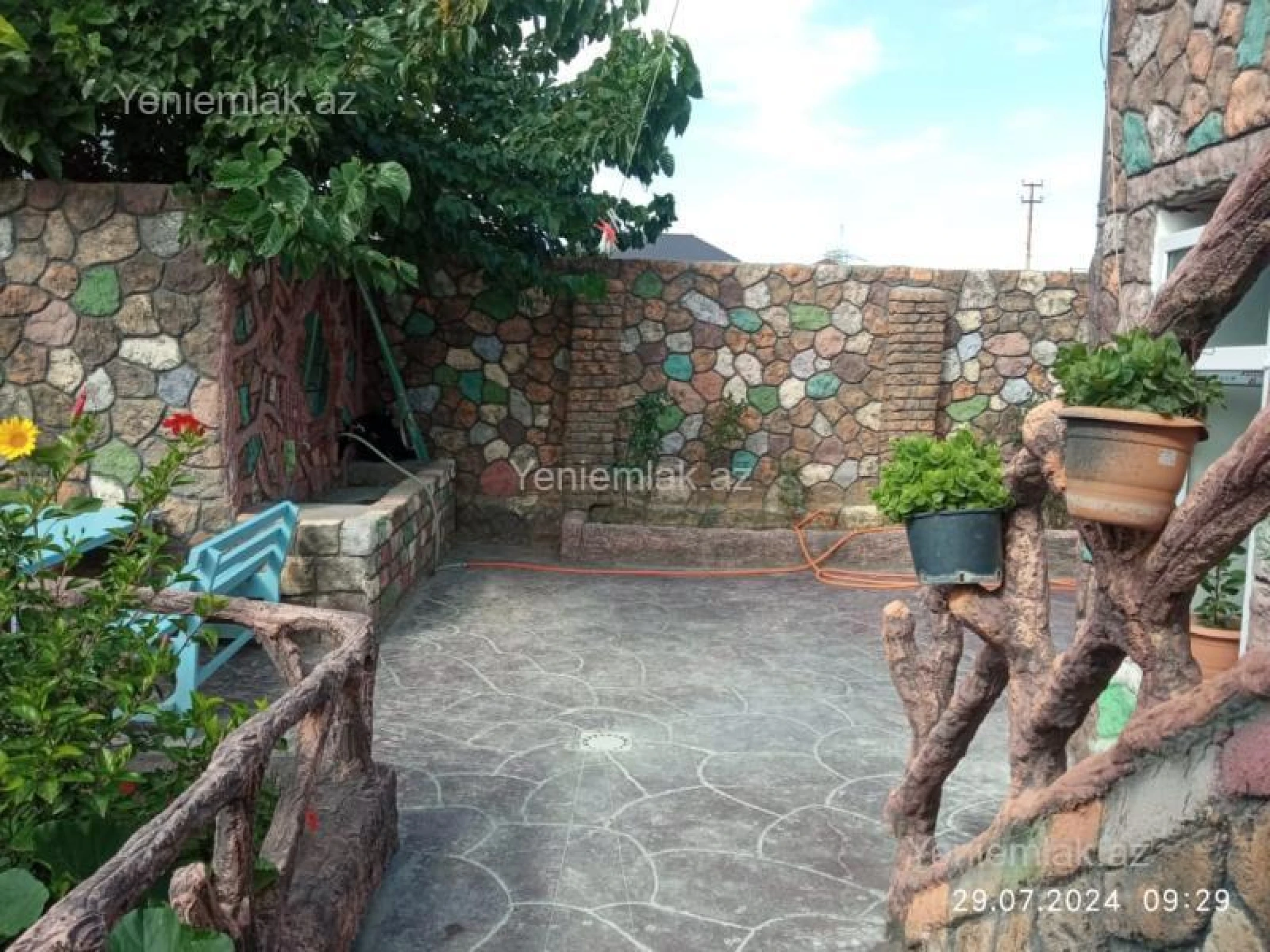 Satılır 8 otaqlı həyət evi 175 m²