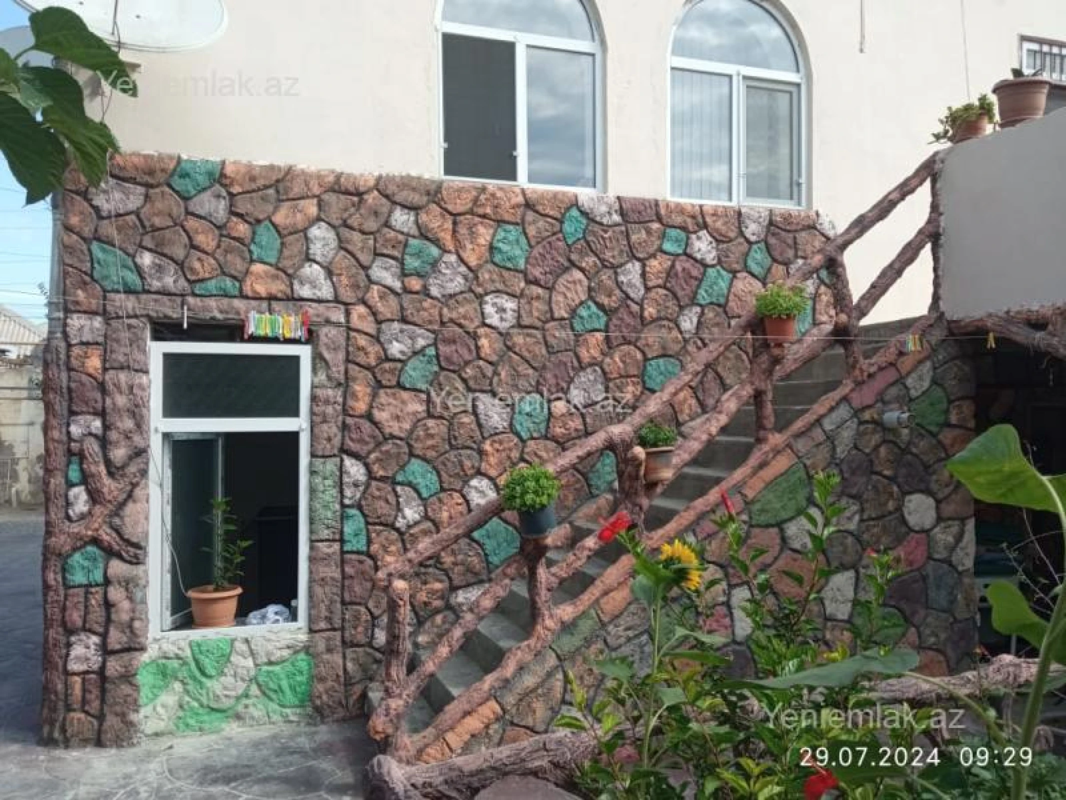 Satılır 8 otaqlı həyət evi 175 m²