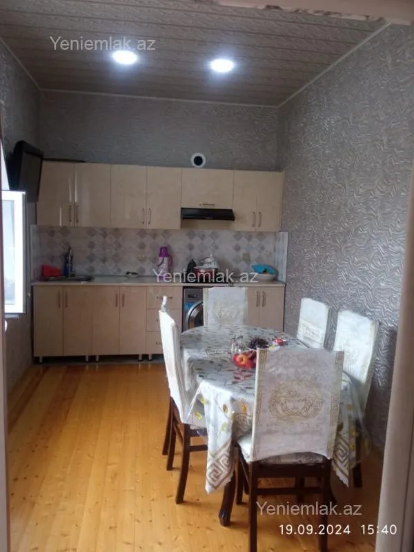 Satılır 8 otaqlı həyət evi 175 m²