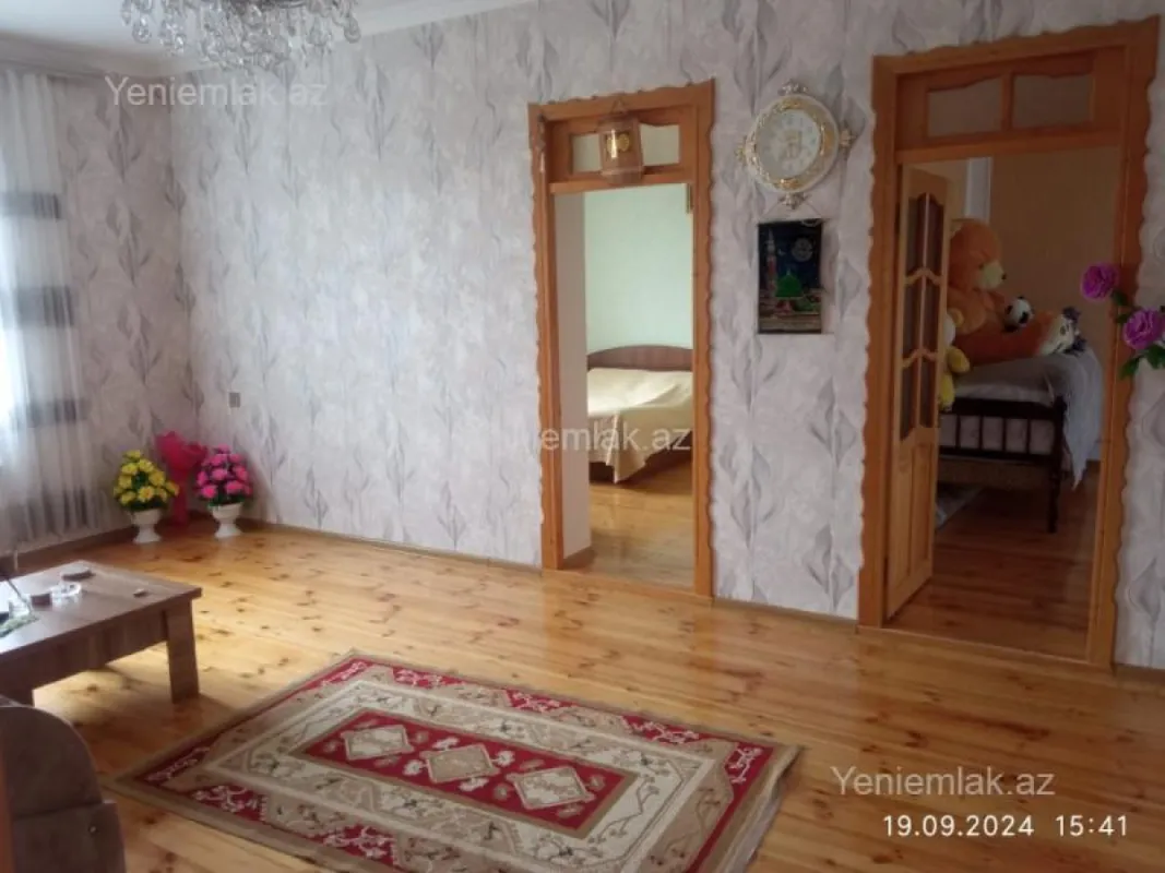 Satılır 8 otaqlı həyət evi 175 m²