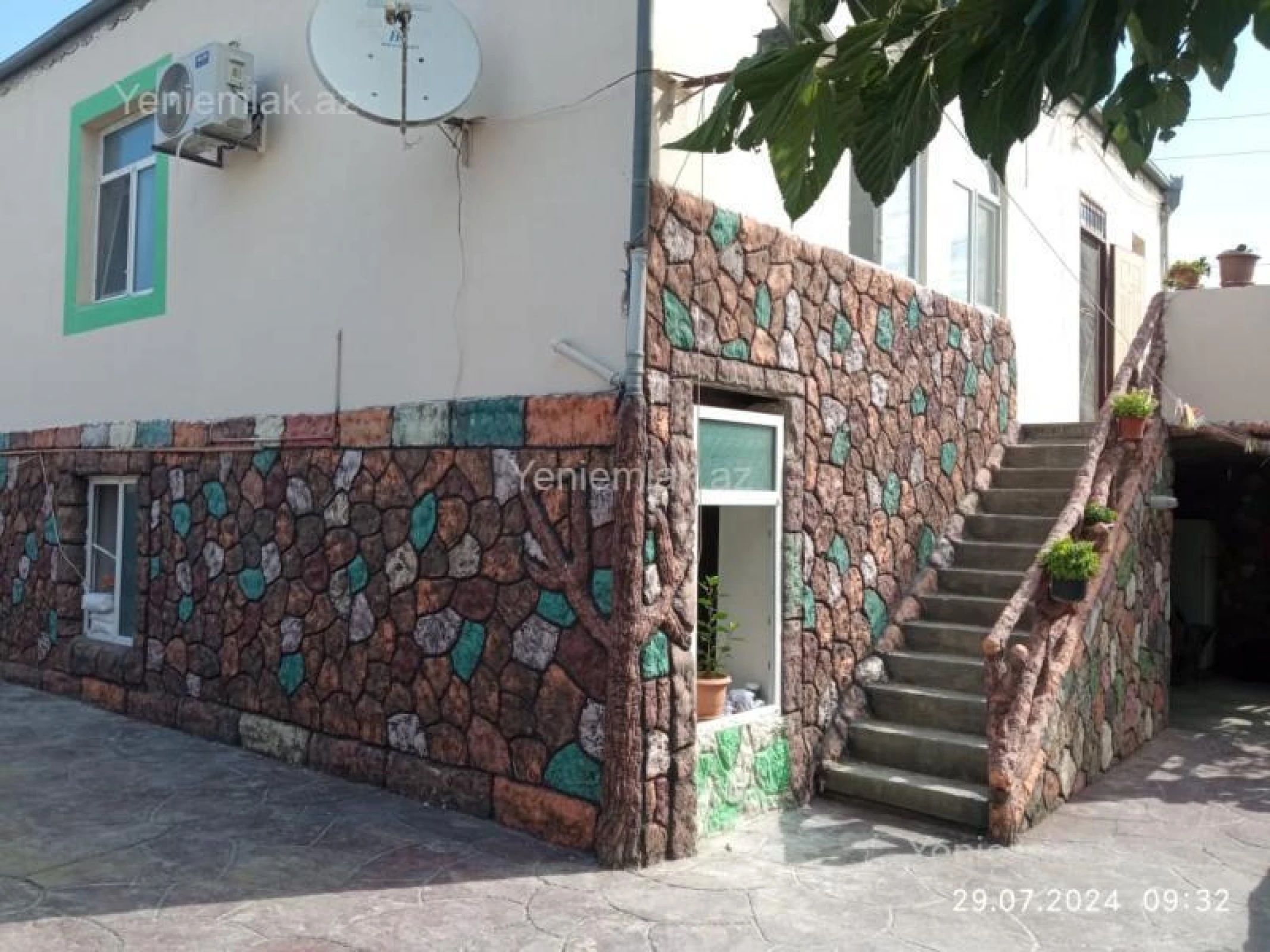 Satılır 8 otaqlı həyət evi 175 m²