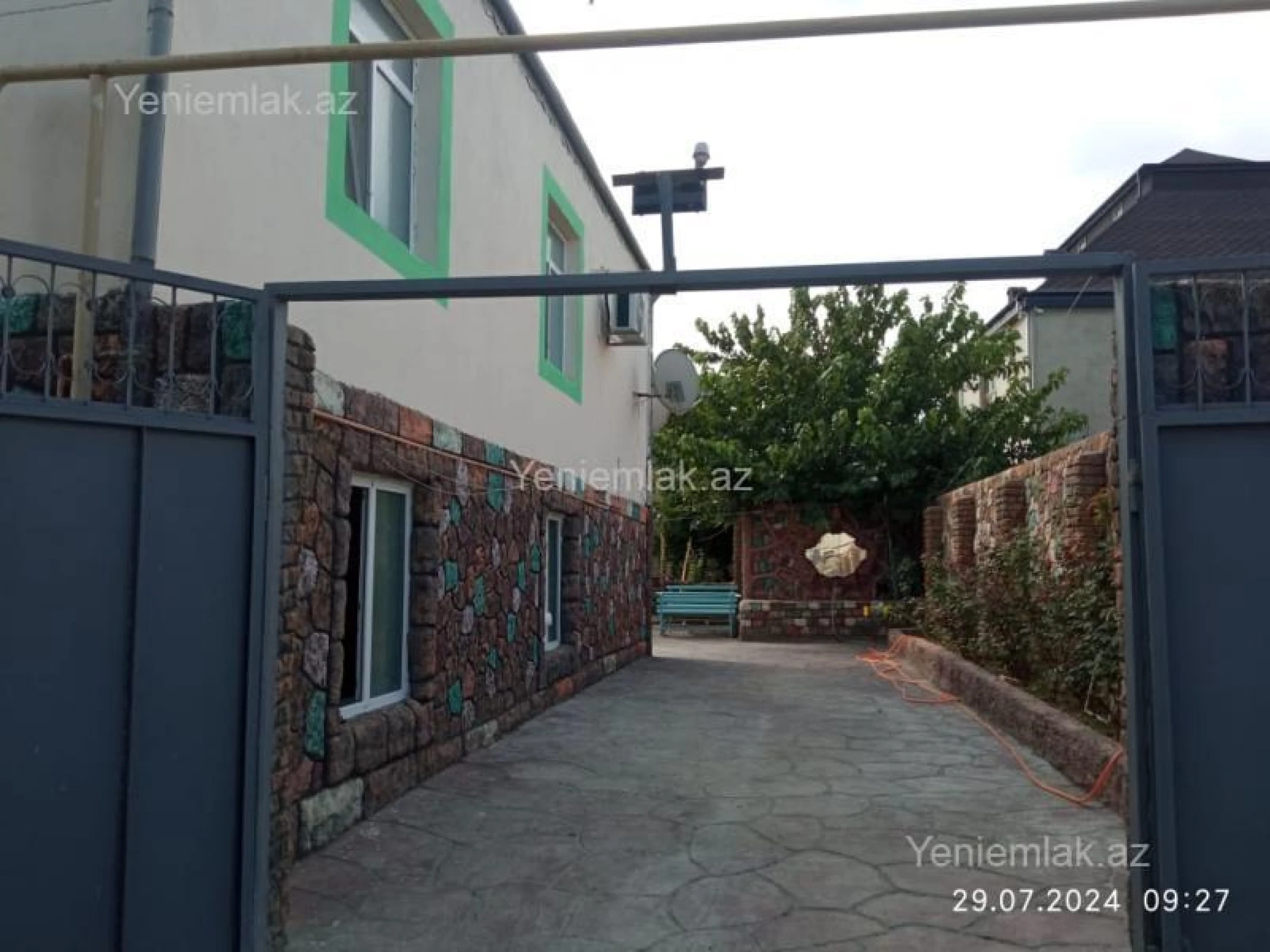 Satılır 8 otaqlı həyət evi 175 m²