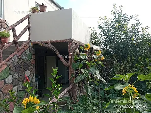 Satılır 8 otaqlı həyət evi 175 m²