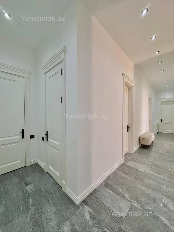 Satılır 4 otaqlı həyət evi 220 m²