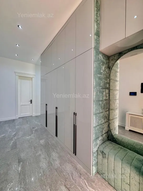 Satılır 4 otaqlı həyət evi 220 m²