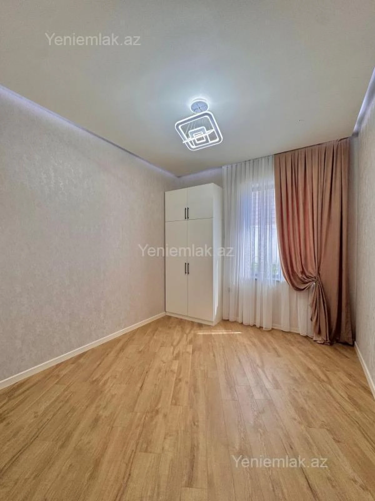 Satılır 5 otaqlı həyət evi 230 m²