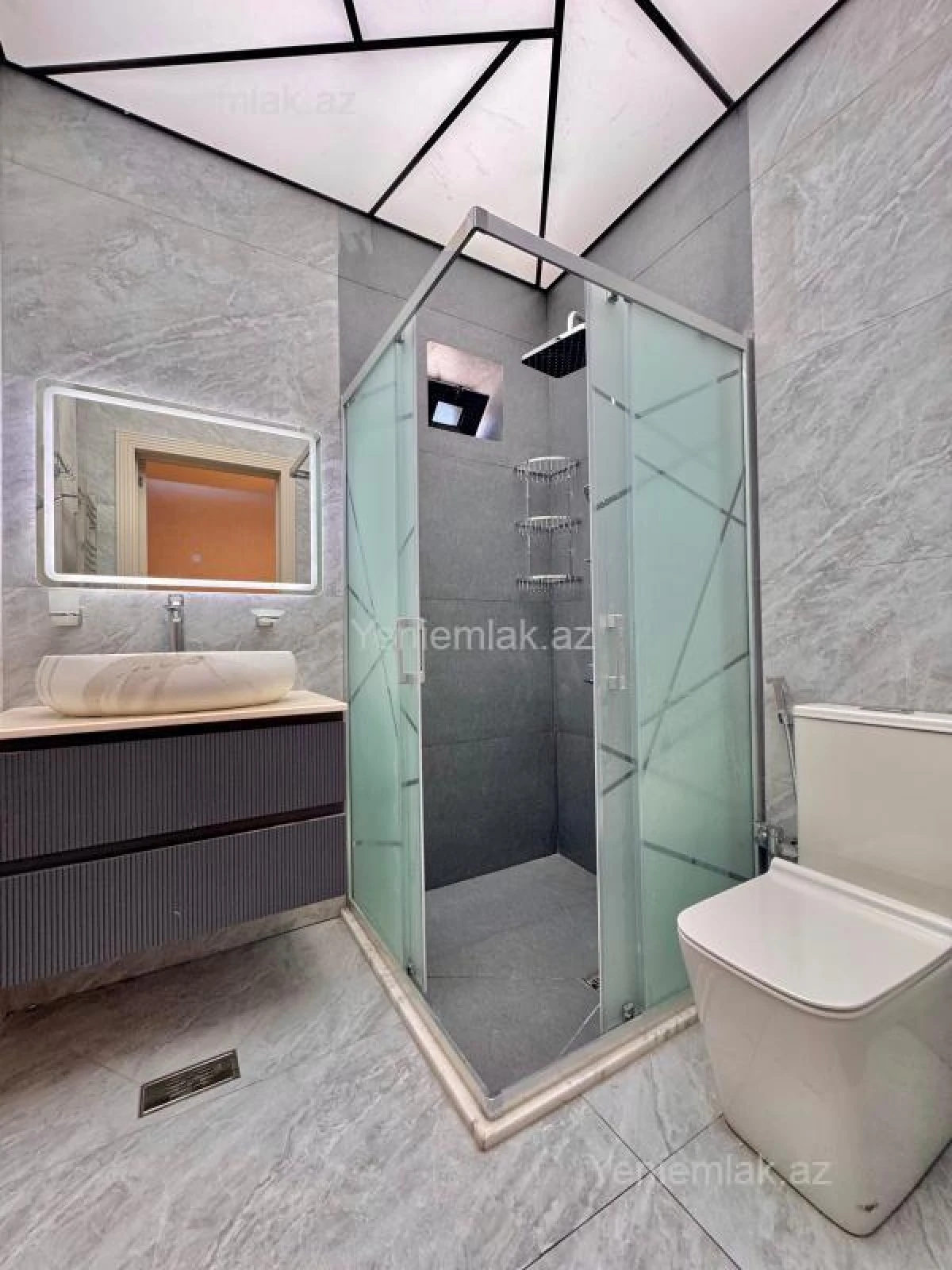 Satılır 5 otaqlı həyət evi 230 m²