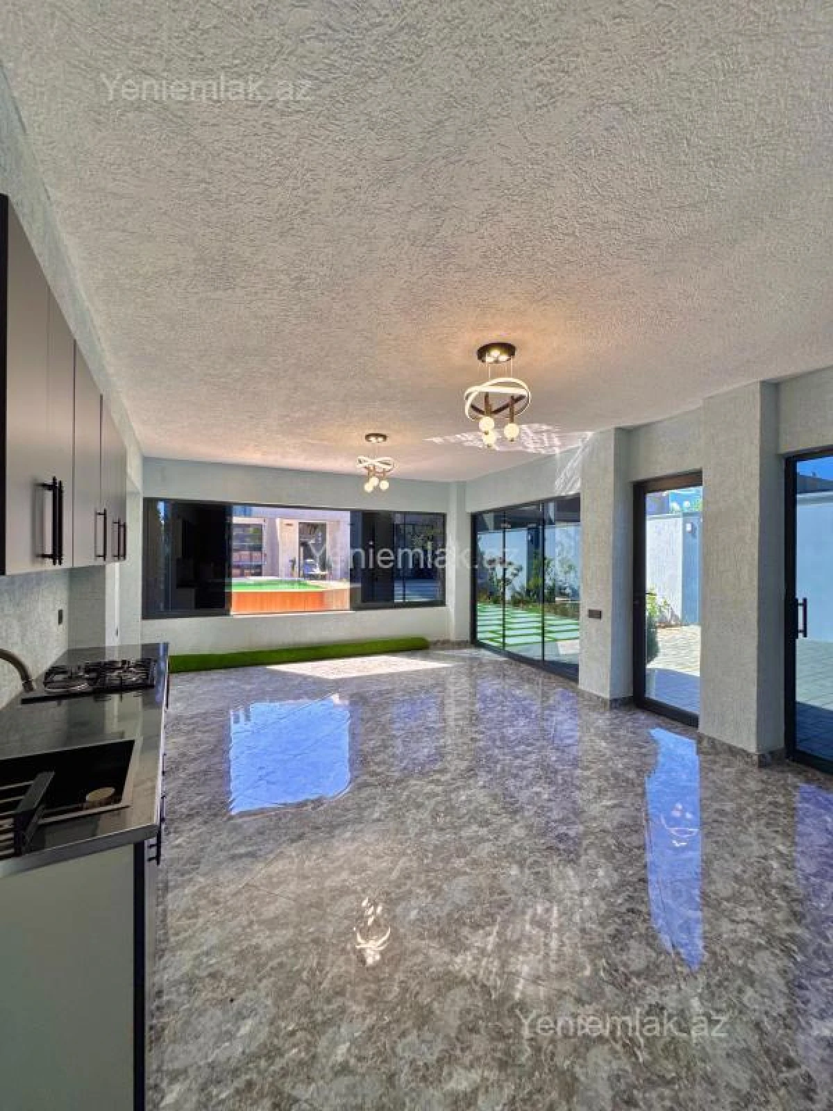 Satılır 5 otaqlı həyət evi 230 m²