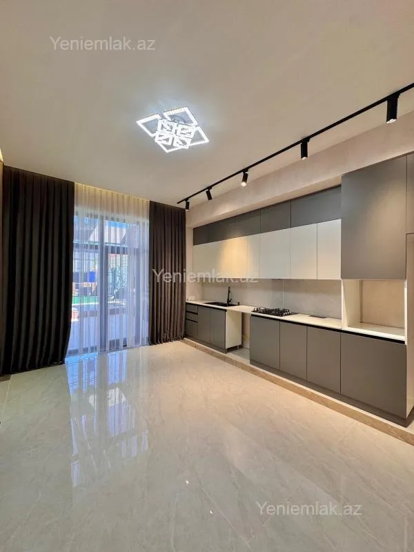 Satılır 5 otaqlı həyət evi 230 m²