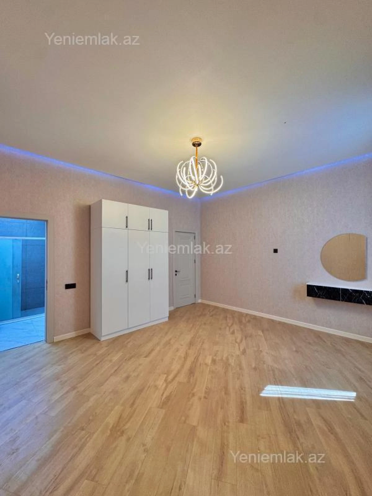 Satılır 5 otaqlı həyət evi 230 m²