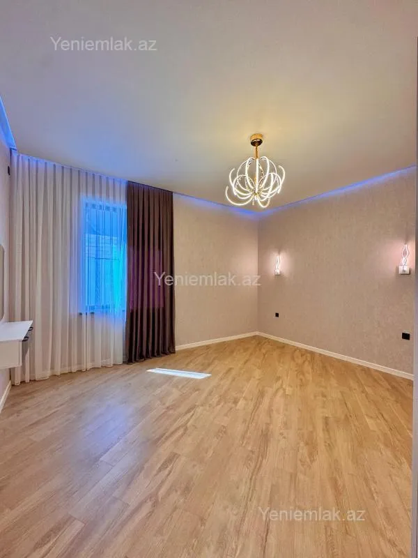 Satılır 5 otaqlı həyət evi 230 m²