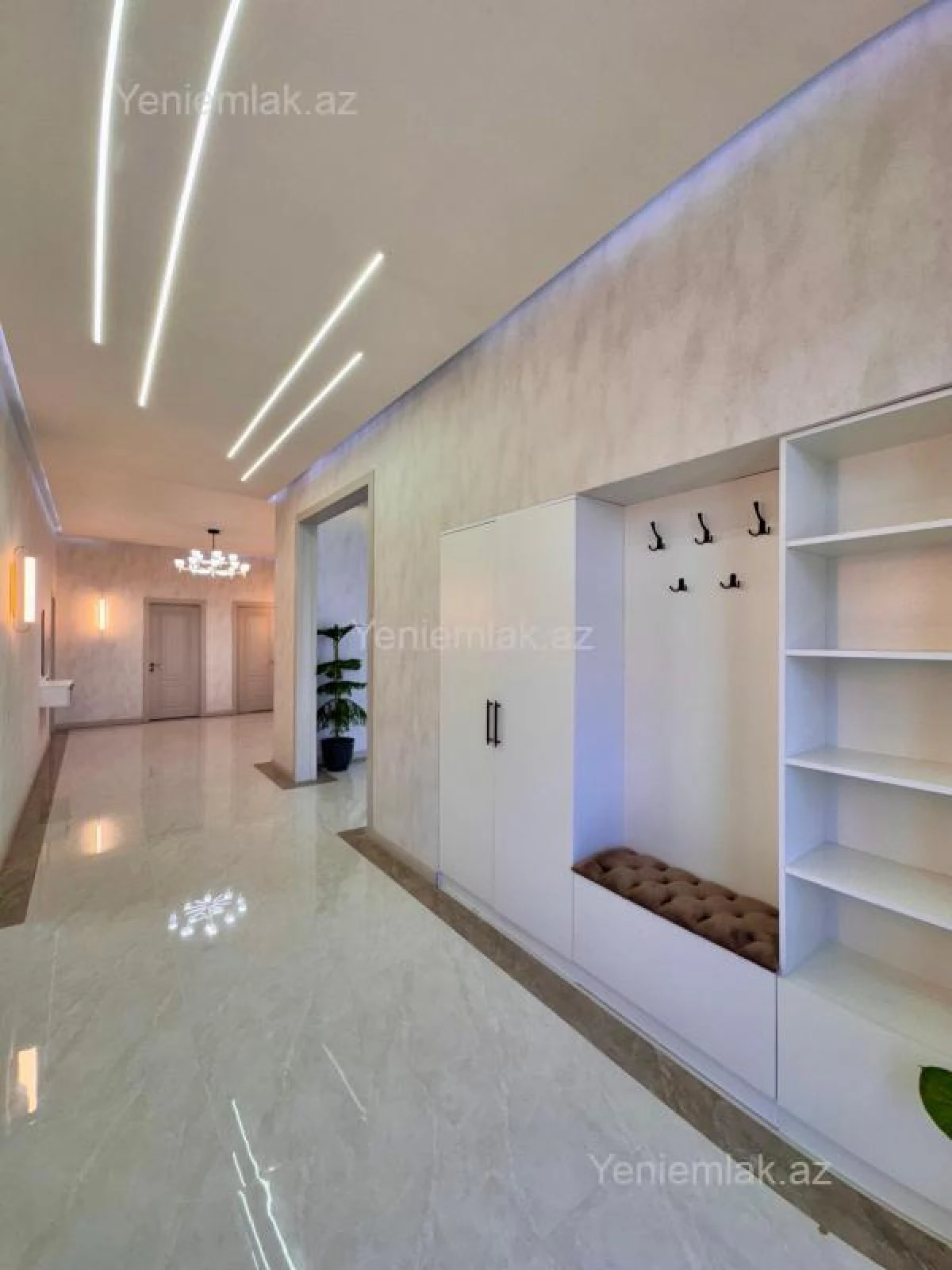 Satılır 5 otaqlı həyət evi 230 m²