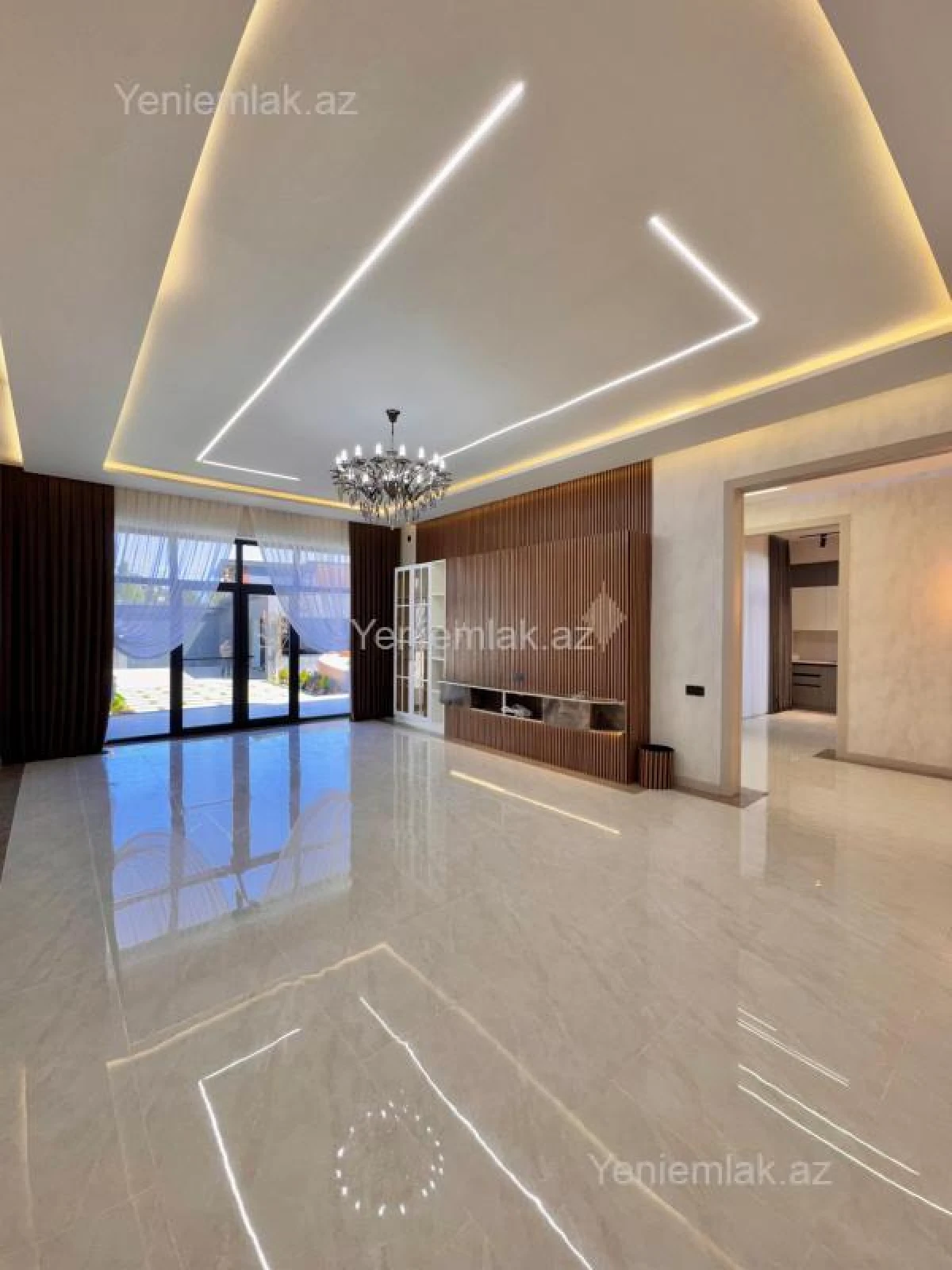 Satılır 5 otaqlı həyət evi 230 m²