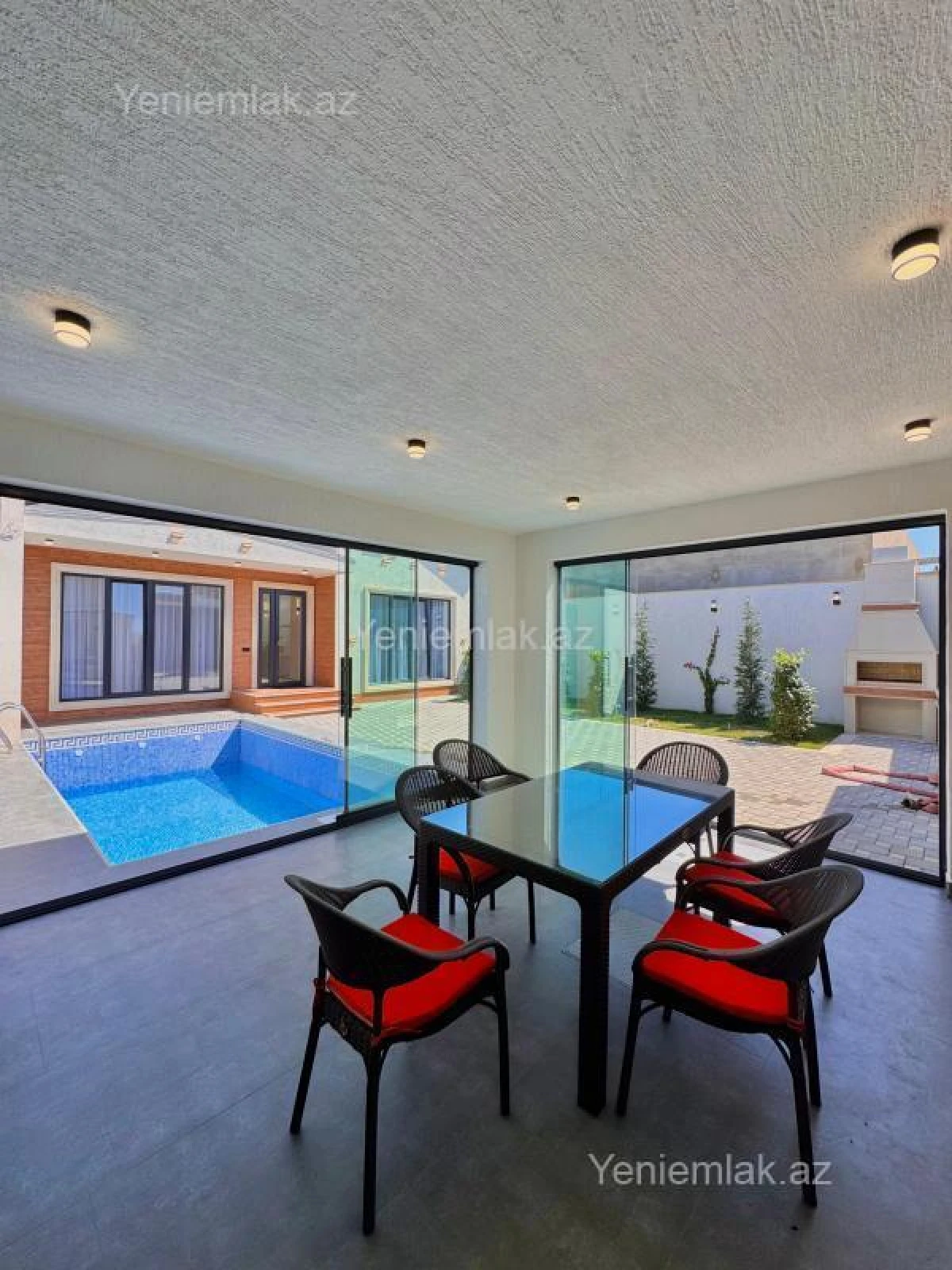 Satılır 4 otaqlı həyət evi 150 m²