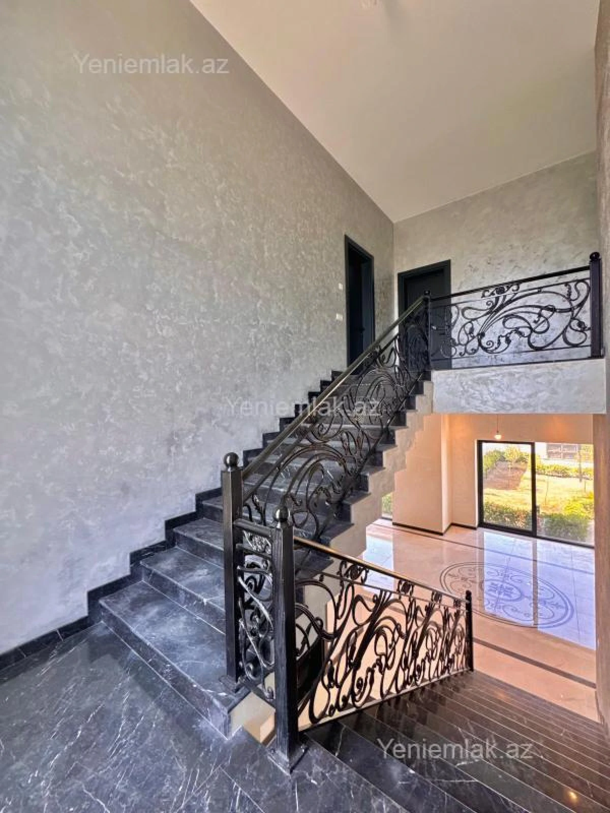 Satılır 7 otaqlı həyət evi 400 m²