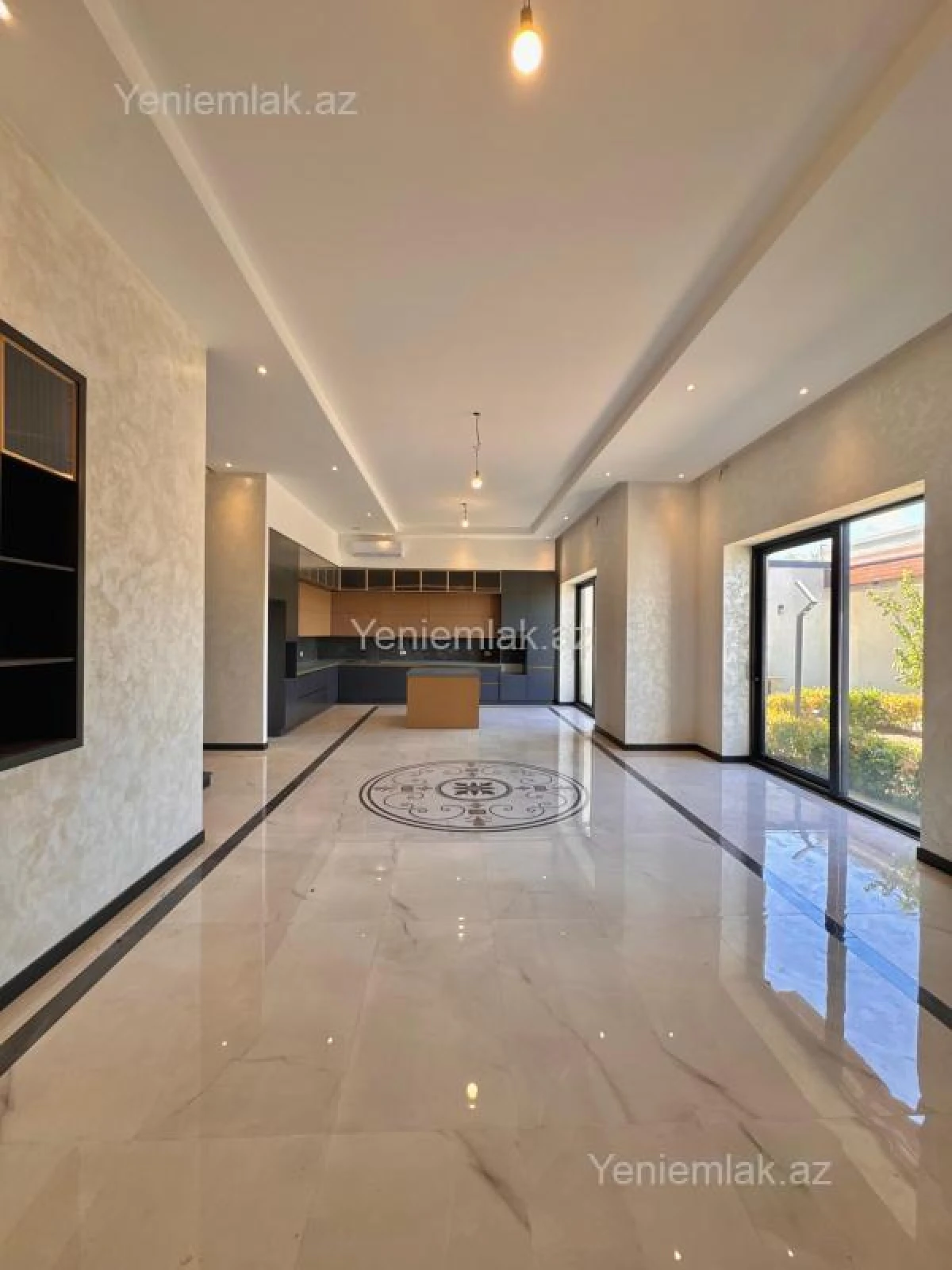 Satılır 7 otaqlı həyət evi 400 m²