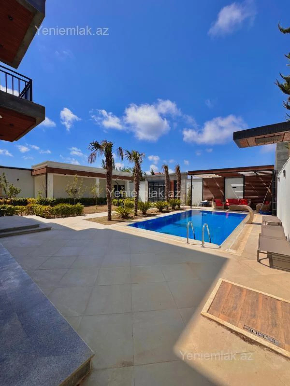 Satılır 7 otaqlı həyət evi 400 m²