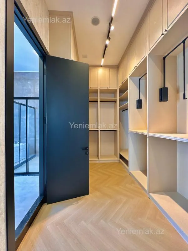 Satılır 7 otaqlı həyət evi 400 m²