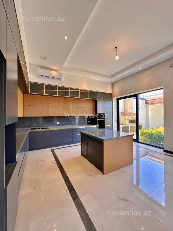 Satılır 7 otaqlı həyət evi 400 m²